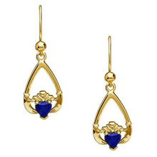 Lade das Bild in den Galerie-Viewer, Claddagh Ohrringe Geburtsstein September Blauer Saphir in Silber, Gold oder Weißgold