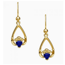 Lade das Bild in den Galerie-Viewer, Claddagh Ohrringe Geburtsstein September Blauer Saphir in Silber, Gold oder Weißgold