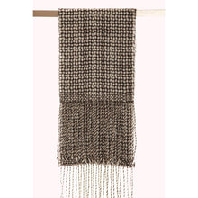 Lade das Bild in den Galerie-Viewer, Handgewebter Schal Black and White Mohair