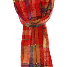 Lade das Bild in den Galerie-Viewer, Handgewebter Schal Cupcake Mohair