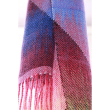 Lade das Bild in den Galerie-Viewer, Handgewebter Schal Ombre