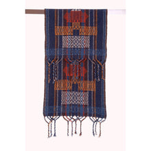 Lade das Bild in den Galerie-Viewer, Handgewebter Schal Silky Note Seide