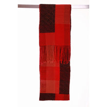 Lade das Bild in den Galerie-Viewer, Handgewebter Schal Stendal aus Lammwolle
