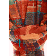 Lade das Bild in den Galerie-Viewer, Handgewebter Schal Vivid Orange Mohair Wolle