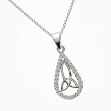 Lade das Bild in den Galerie-Viewer, Irischer Anhänger "Träne" Silber mit Trinity Knot
