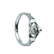 Lade das Bild in den Galerie-Viewer, Irischer Claddagh Ring aus Silber mit Monatsstein April