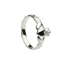 Lade das Bild in den Galerie-Viewer, Irischer Claddagh Ring für Mädchen aus Silber 925