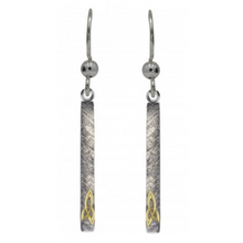 Lade das Bild in den Galerie-Viewer, Keltische Ohrringe Trinity Knot lang