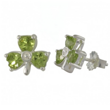 Lade das Bild in den Galerie-Viewer, Keltische Ohrstecker Silber 925 Kleeblatt Peridot