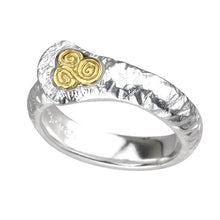 Lade das Bild in den Galerie-Viewer, Keltischer Damenrig Silber und Gold Newgrange