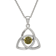 Lade das Bild in den Galerie-Viewer, Keltischer Anhänger Trinity knot Geburtsstein August aus Silber mit Peridot