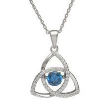 Lade das Bild in den Galerie-Viewer, Keltischer Anhänger Trinity knot Geburtsstein Dezember aus Silber mit blauem Topaz