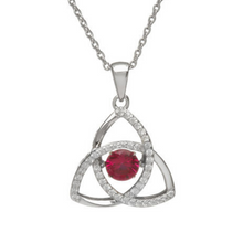Lade das Bild in den Galerie-Viewer, Keltischer Anhänger Trinity knot Geburtsstein Juli aus Silber mit rotem Zirkon oder Rubin