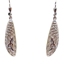 Lade das Bild in den Galerie-Viewer, Silber Ohrringe Trinity Knot aus Irland
