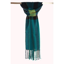 Lade das Bild in den Galerie-Viewer, Tropical Rain Forest Handgewebter Schal Lammwolle
