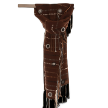 Lade das Bild in den Galerie-Viewer, Handgewebter Schal aus Alpaka Wolle in braun mit hellen Applikationen. Feinste Alpaka Wolle mit Fransen verziert.