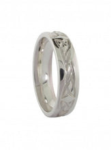 Lade das Bild in den Galerie-Viewer, Keltischer Herrenring Trinity Knot aus Silber 925
