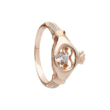 Lade das Bild in den Galerie-Viewer, Irischer Ring aus der Damhsa Kollektion Trinity knot Claddagh Ring Silber mit Rosegold vergoldet
