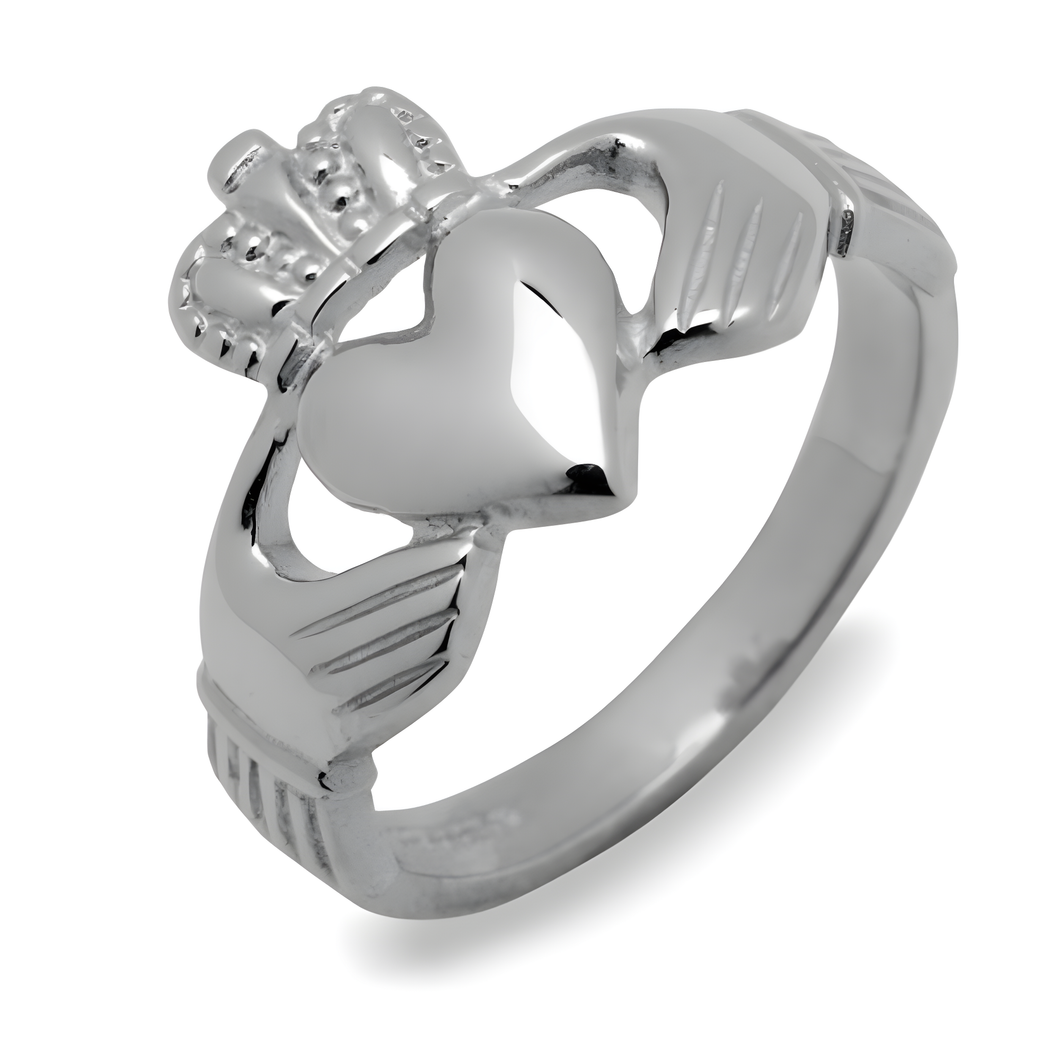 Ein eleganter Claddagh Ring aus 1Silber 925. Dieses zeitlose Schmuckstück verkörpert die irische Tradition und symbolisiert Liebe, Freundschaft und Treue. Handgefertigt mit Liebe zum Detail, ist dieser Ring ein wahrer Blickfang. Tragen Sie ein Stück irischer Kultur und Eleganz mit diesem wunderschönen Claddagh RingDer Ring passt perfekt zu dem Claddagh Ring für Damen.